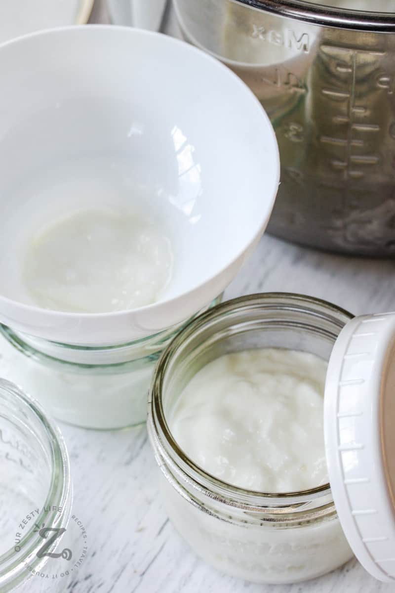 putting Instant Pot Yogurt into containers