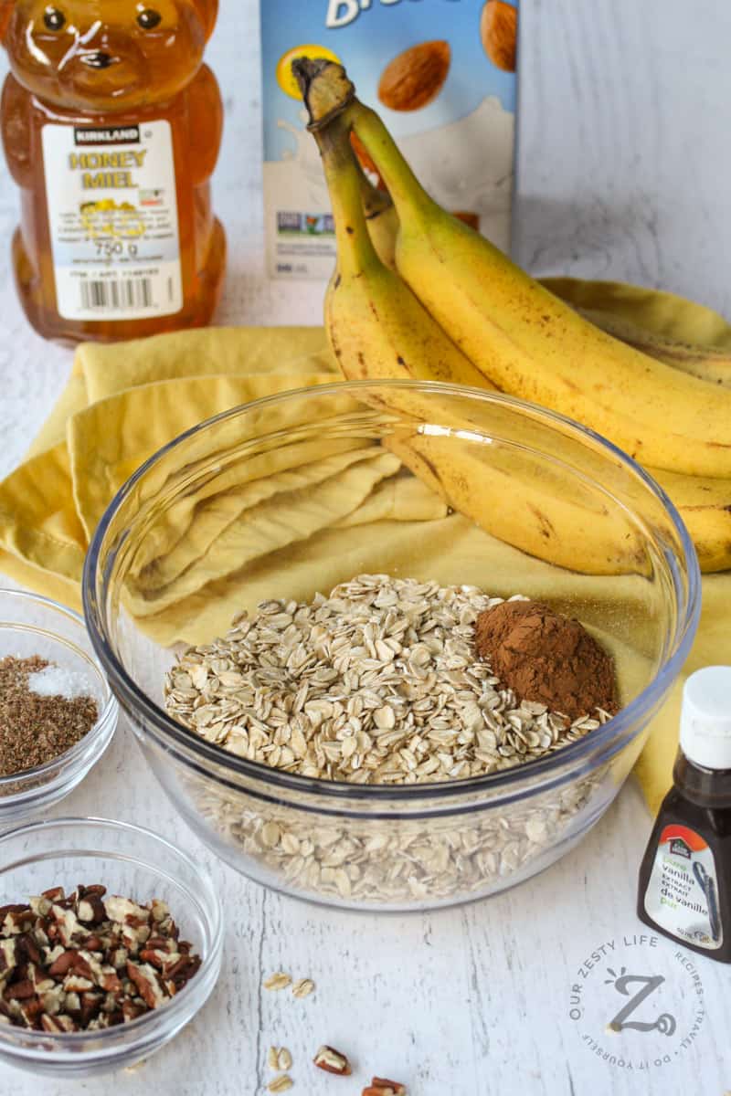 ingredients to make Banana Overnight Oats Recipe