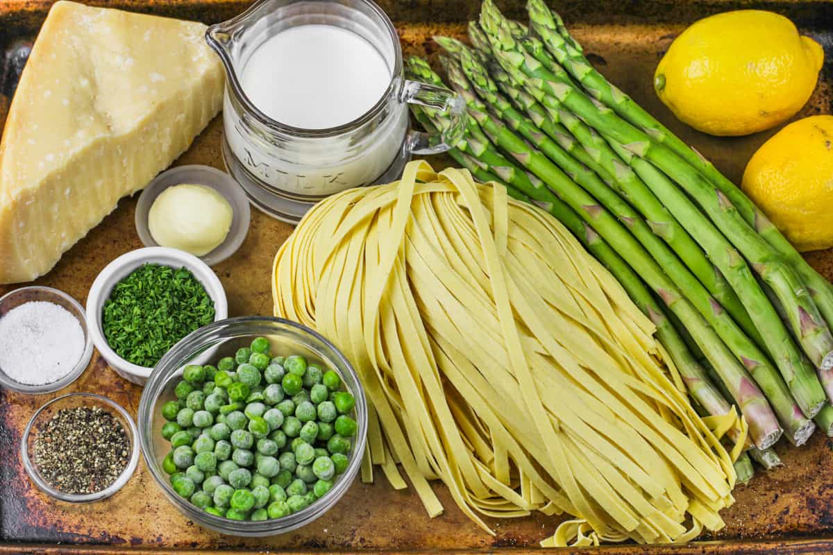 Parmesan Asparagus Pasta ingredients