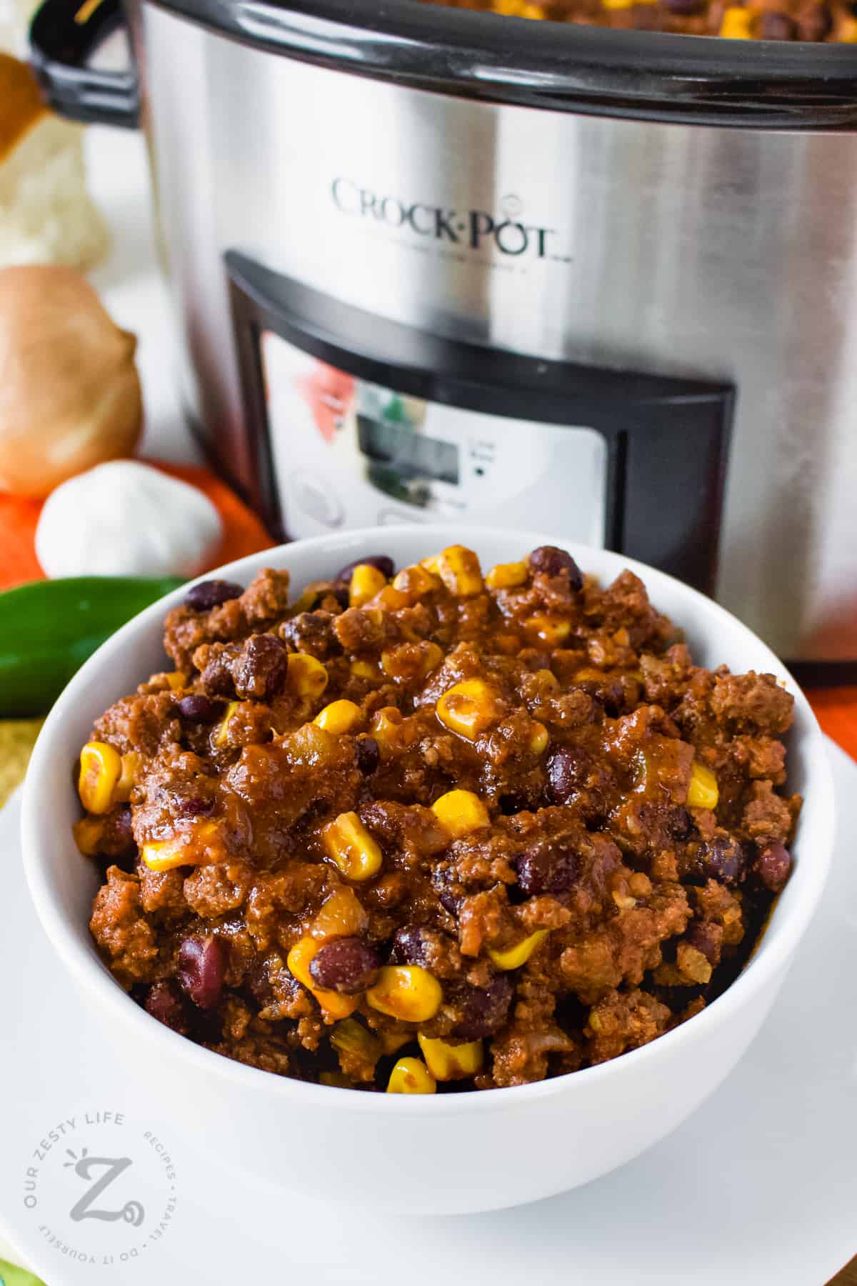 https://ourzestylife.com/wp-content/uploads/2023/03/Easy-Crockpot-Black-Bean-Chili-OurZestyLife-4.jpg