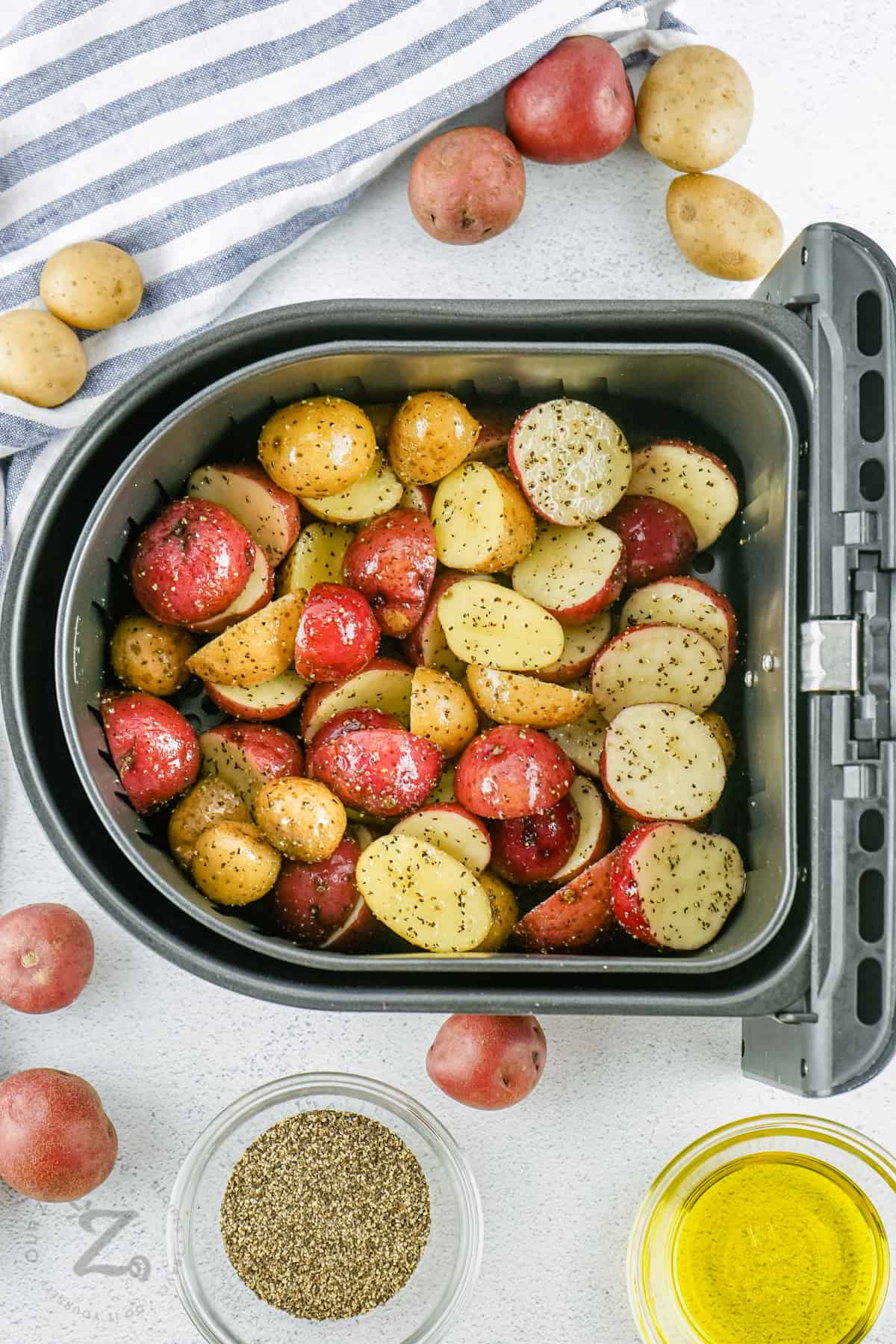 ingredients in air fryer to make Air Fryer Roasted Potatoes