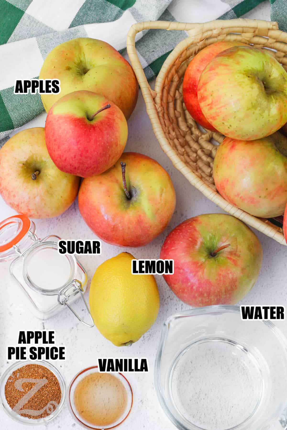 ingredients to make apple sauce labeled.
