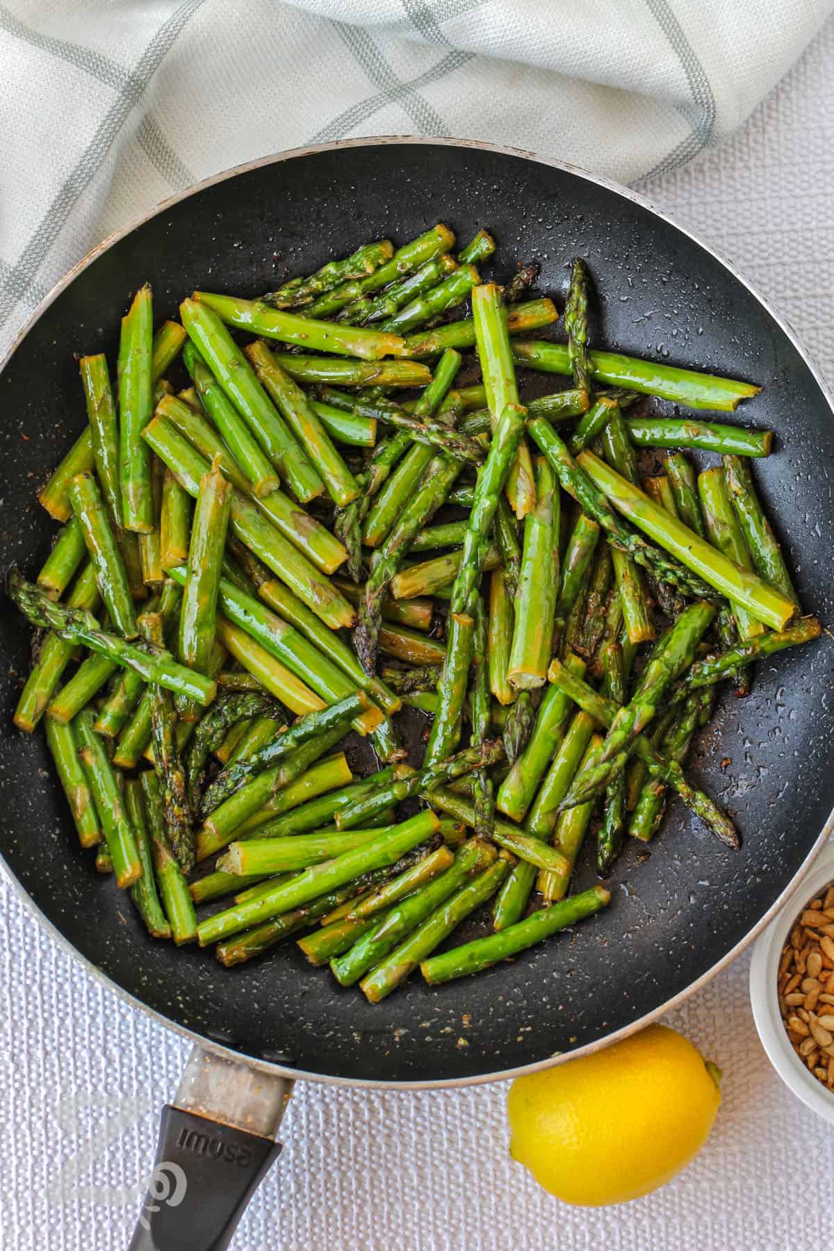 cooking asparagus to make Sauteed Asparagus