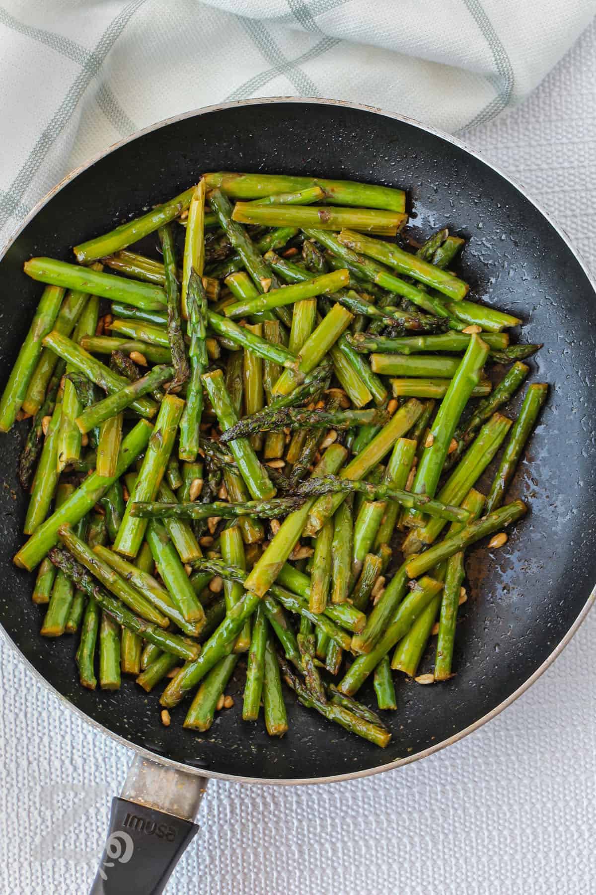 Sauteed Asparagus in the pan